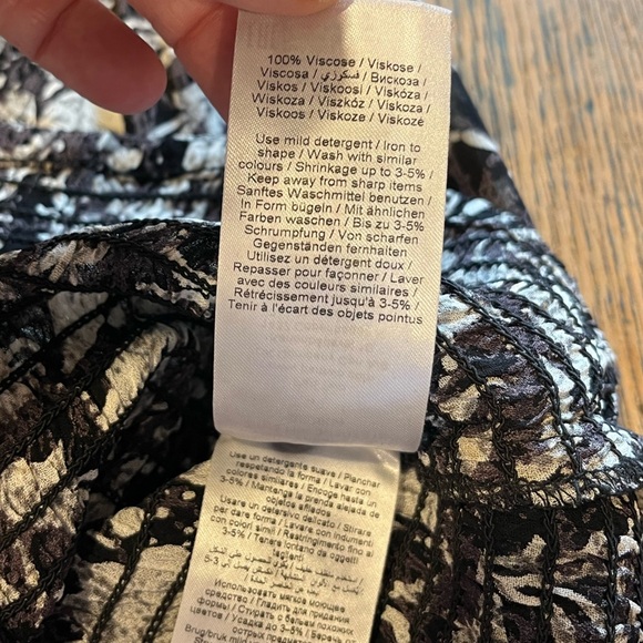 Smocked Print Blouse - Part Two (Size 34 / XS) - Picture 3 of 10